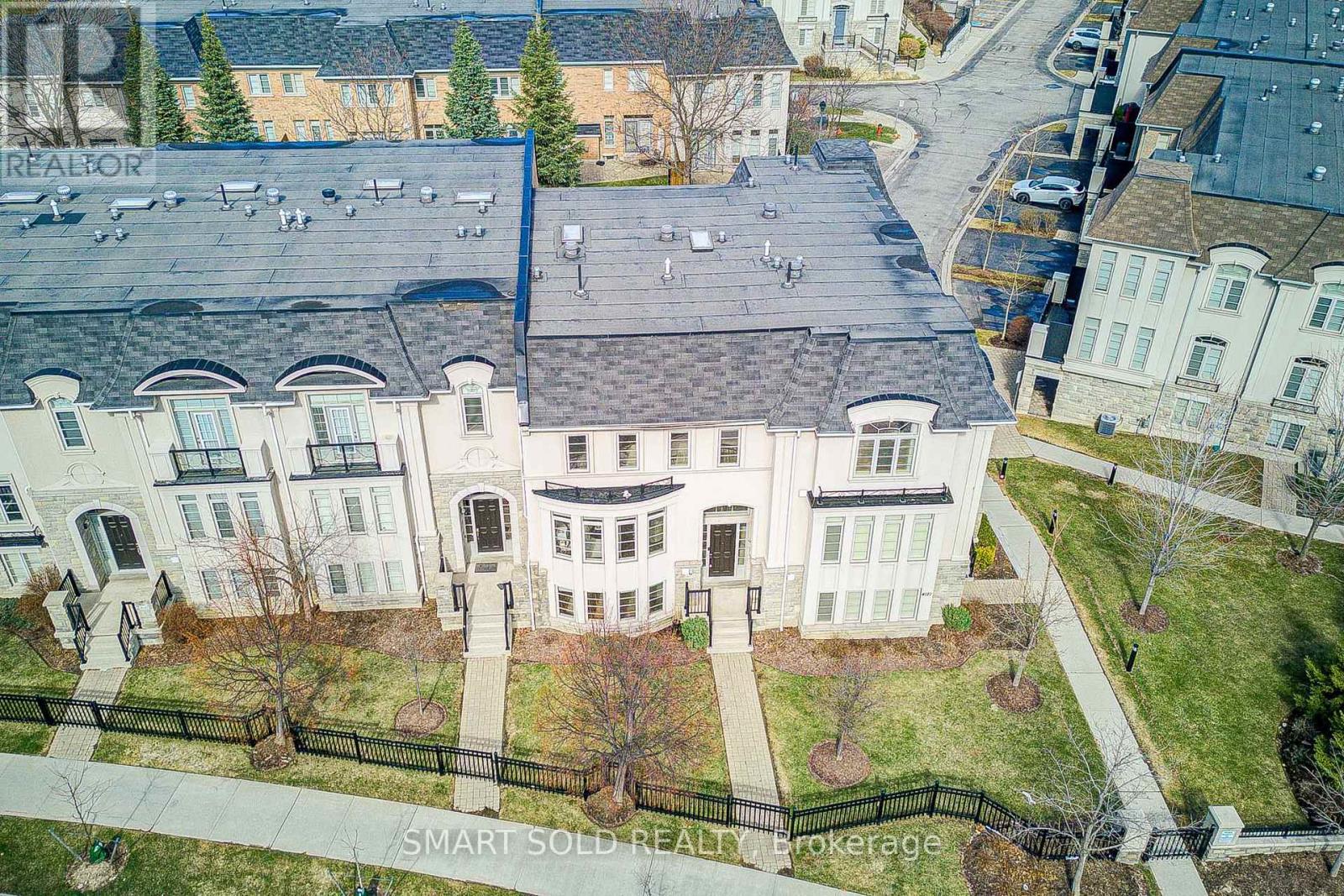 Row / Townhouse for Sale in 4123 SHIPP DRIVE|Mississauga (City Centre), Ontario L4Z0A7 5
