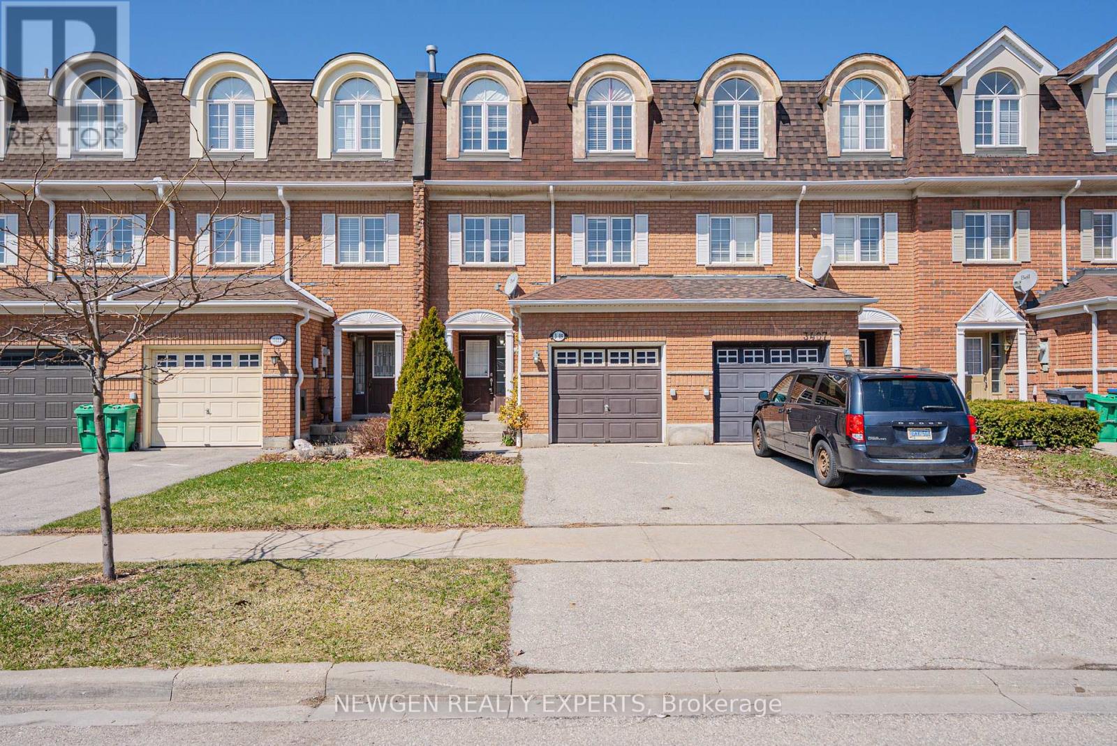 Row / Townhouse for Sale in 3409 SOUTHWICK STREET|Mississauga (Churchill Meadows), Ontario L5M7M1