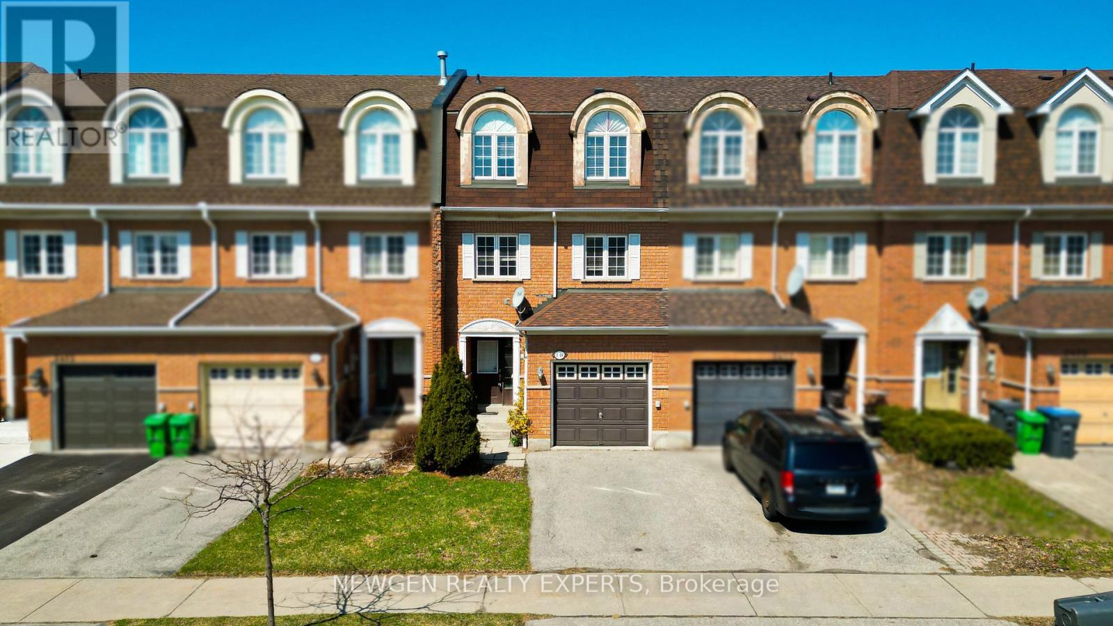 Row / Townhouse for Sale in 3409 SOUTHWICK STREET|Mississauga (Churchill Meadows), Ontario L5M7M1 2