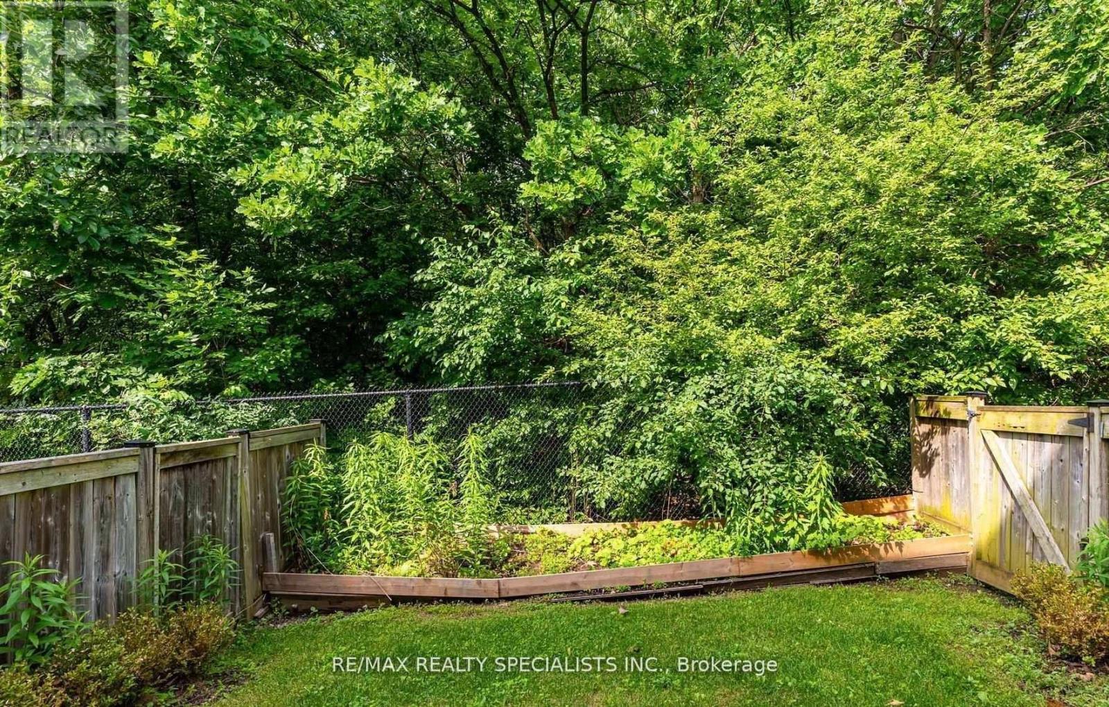 Row / Townhouse for Sale in 70 - 3950 ERIN CENTRE BOULEVARD|Mississauga (Churchill Meadows), Ontario L5M0A5 3