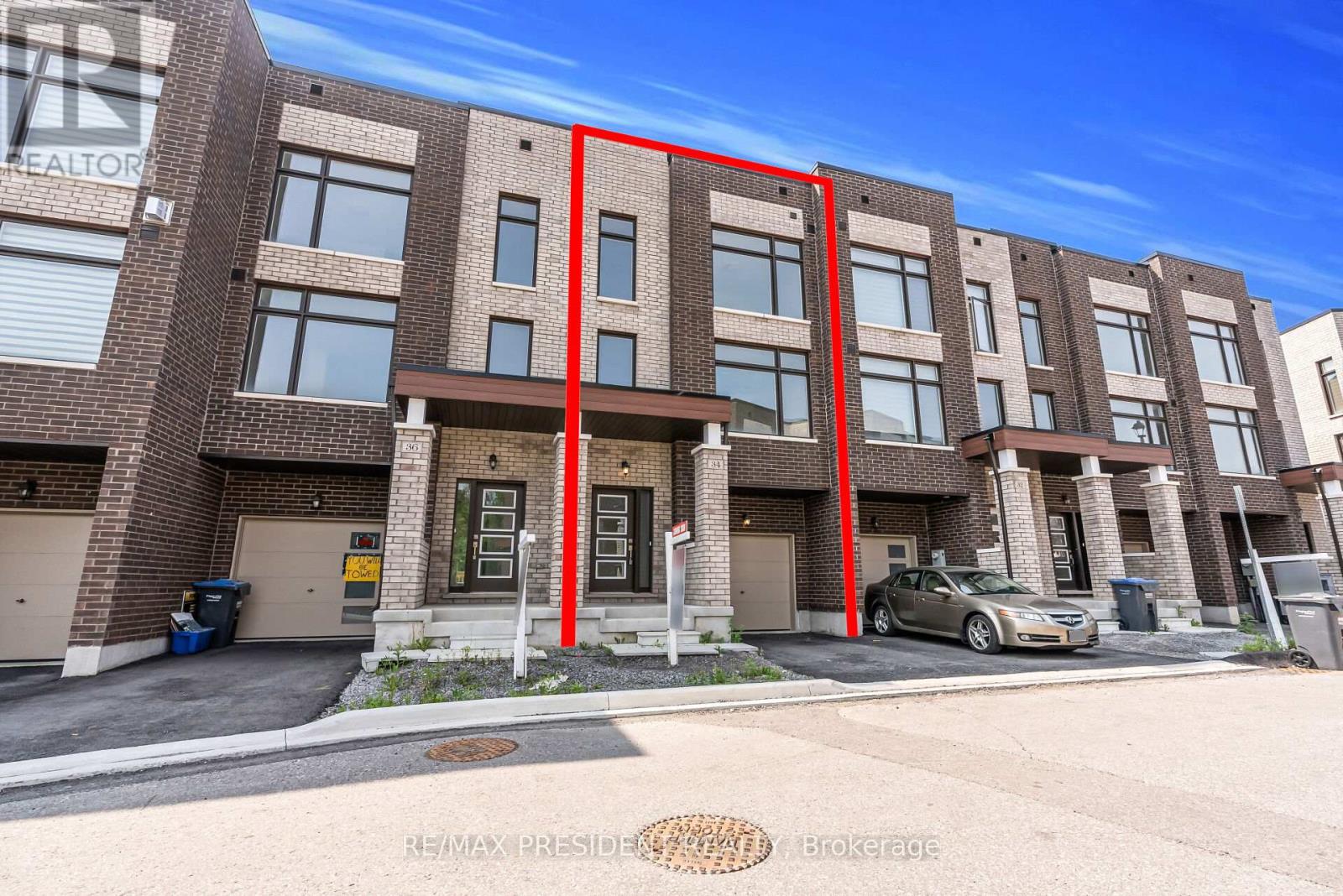 Row / Townhouse for Sale in 34 QUEENPOST DRIVE E|Brampton (Credit Valley), Ontario L6Y6L2 4