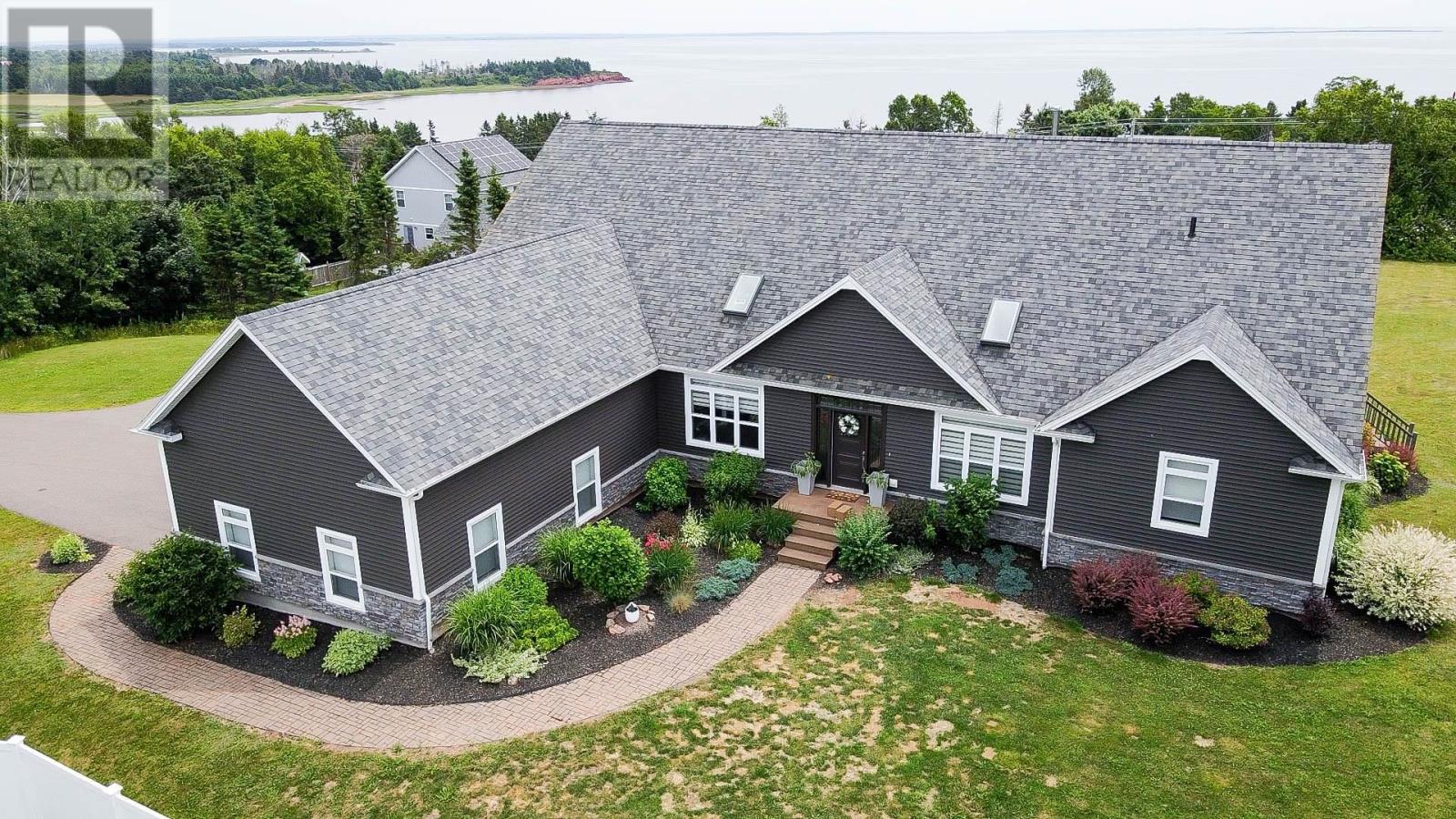 For sale: 23 Paget & Keppoch Lot Crescent, Stratford, Prince