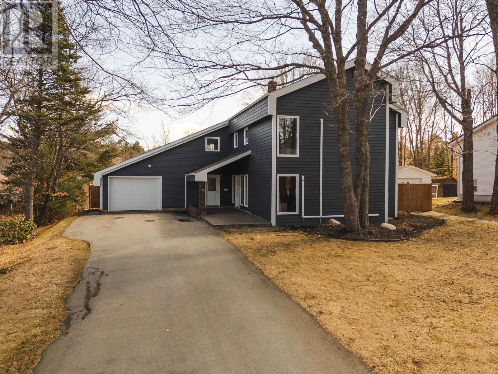 140 Pinecrest Boulevard