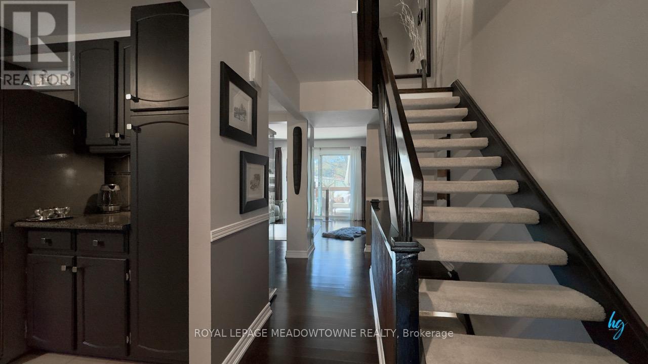 Row / Townhouse for Sale in 14 - 6855 GLEN ERIN DRIVE|Mississauga (Meadowvale), Ontario L5N1P6 4