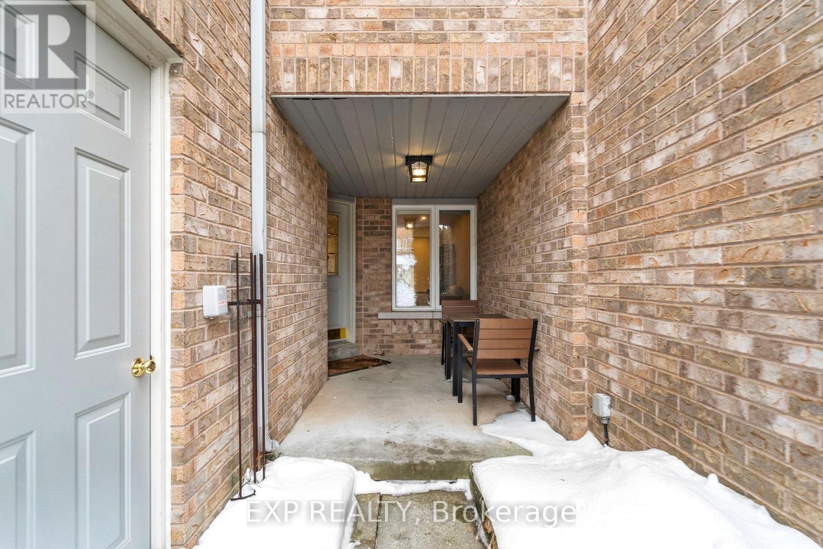 Row / Townhouse for Sale in 70 - 2555 THOMAS STREET|Mississauga (Central Erin Mills), Ontario L5M5P6 2