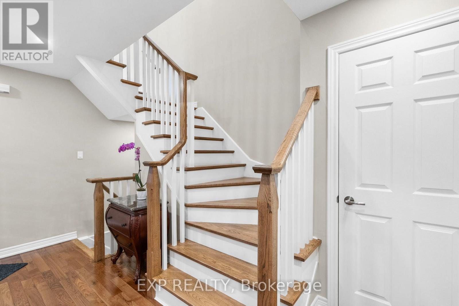 Row / Townhouse for Sale in 70 - 2555 THOMAS STREET|Mississauga (Central Erin Mills), Ontario L5M5P6 3