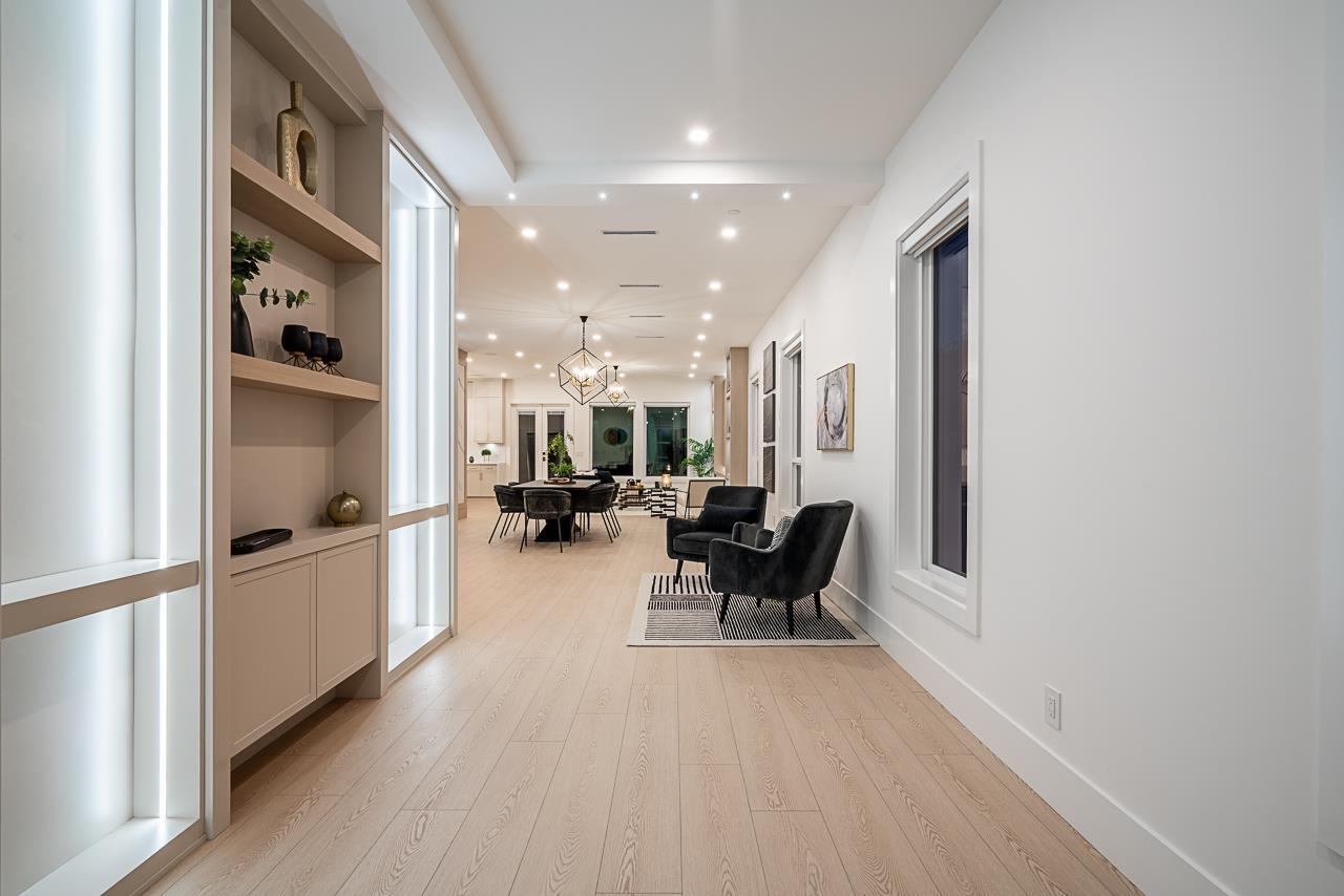 For sale: 15569 OXENHAM AVENUE, White Rock, British Columbia