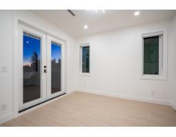 For sale: 15569 OXENHAM AVENUE, White Rock, British Columbia