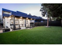 For sale: 15569 OXENHAM AVENUE, White Rock, British Columbia