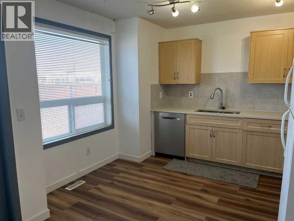 Row / Townhouse for Sale in 2102, 111 Tarawood Lane NE|Calgary, Alberta T3J5C2 5