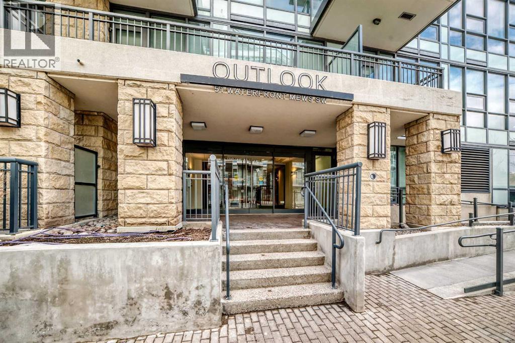 Apartment for Sale in 110, 51 Waterfront Mews SW|Calgary, Alberta T2P0X3 3