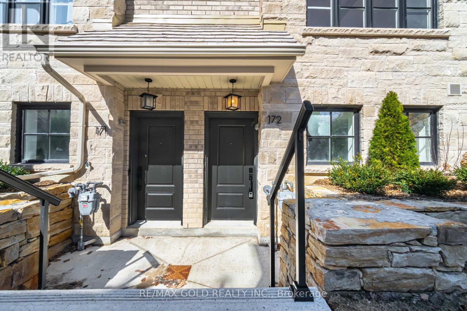 Row / Townhouse for Sale in 172 - 56 LUNAR CRESCENT|Mississauga (Streetsville), Ontario L5M2R4 3
