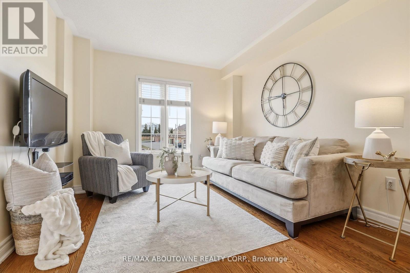Row / Townhouse for Sale in 408 FAIRGATE WAY|Oakville (WC Wedgewood Creek), Ontario L6H6Y1 3