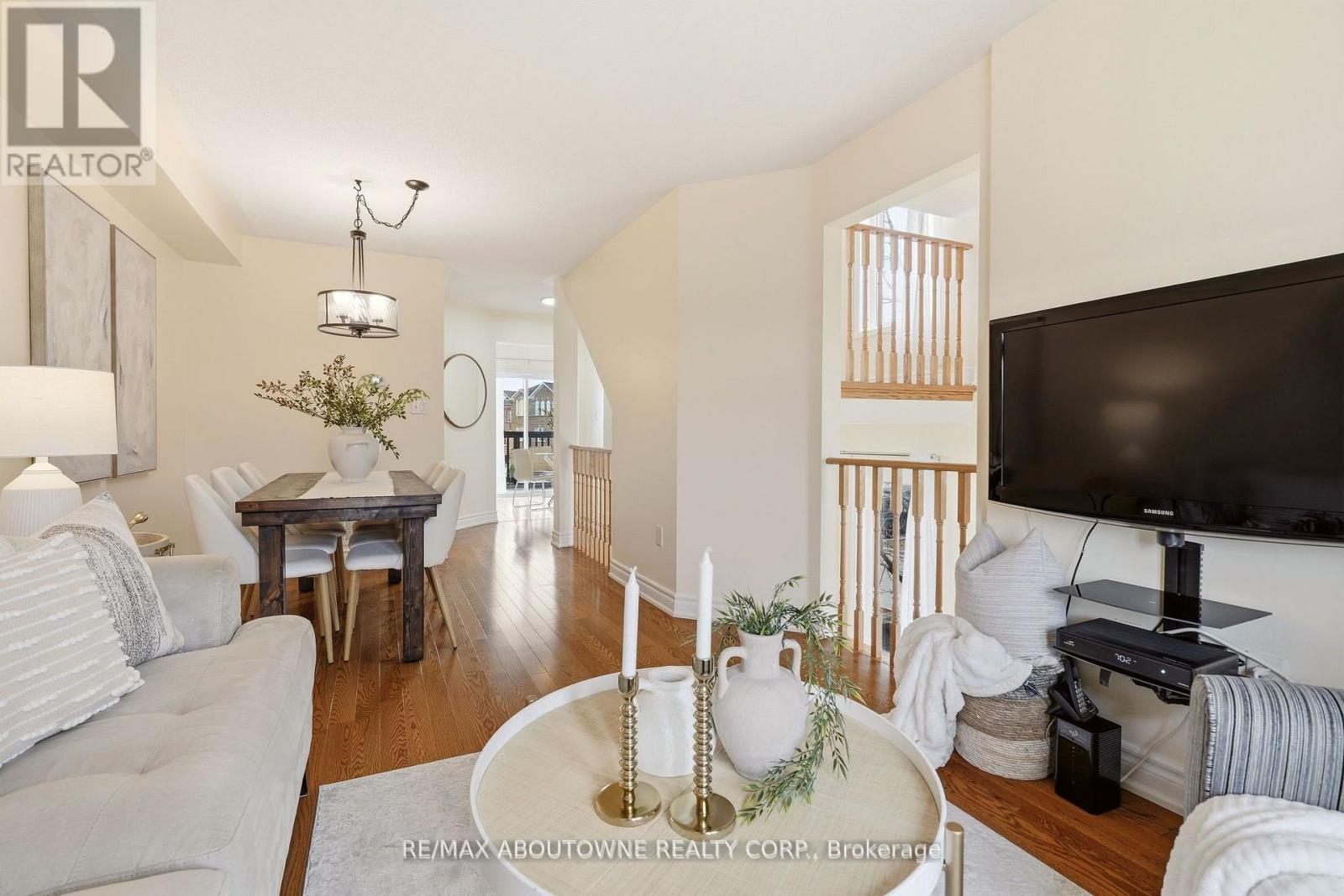 Row / Townhouse for Sale in 408 FAIRGATE WAY|Oakville (WC Wedgewood Creek), Ontario L6H6Y1 5