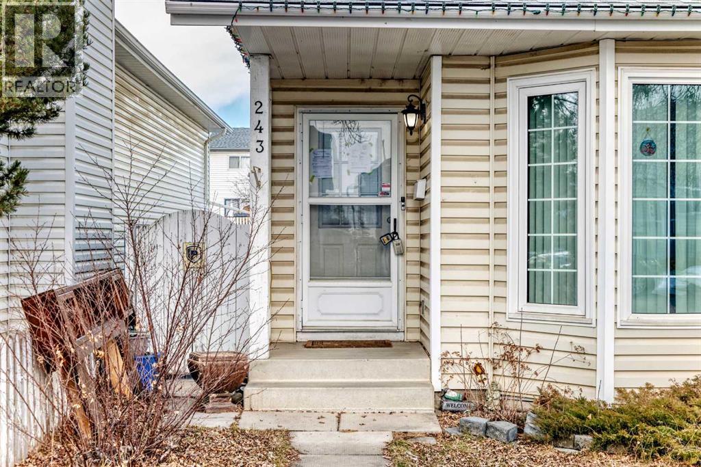 House for Sale in 243 Erin Meadow Close|Calgary, Alberta T2B3E6 2