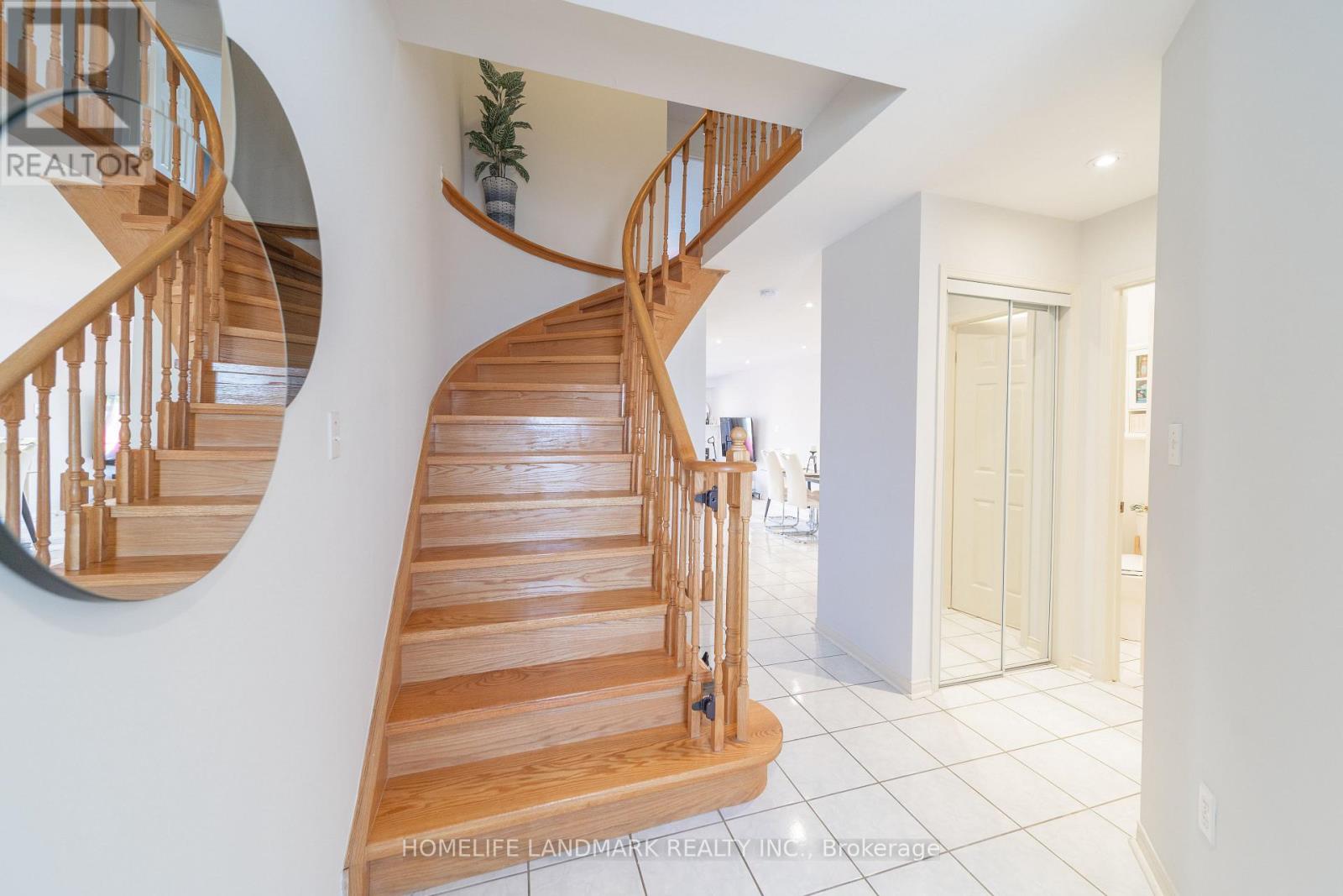 Row / Townhouse for Sale in 56 - 5420 FALLINGBROOK DRIVE|Mississauga (East Credit), Ontario L5V2H6 3