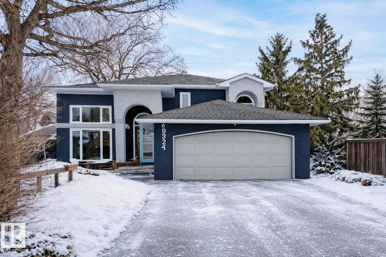 For sale: 9324 95 ST NW, Edmonton, Alberta T6C3X2 - E4475619