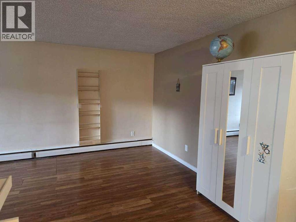 Apartment for Sale in 221, 8235 Elbow Drive SW|Calgary, Alberta T2V1K6 5