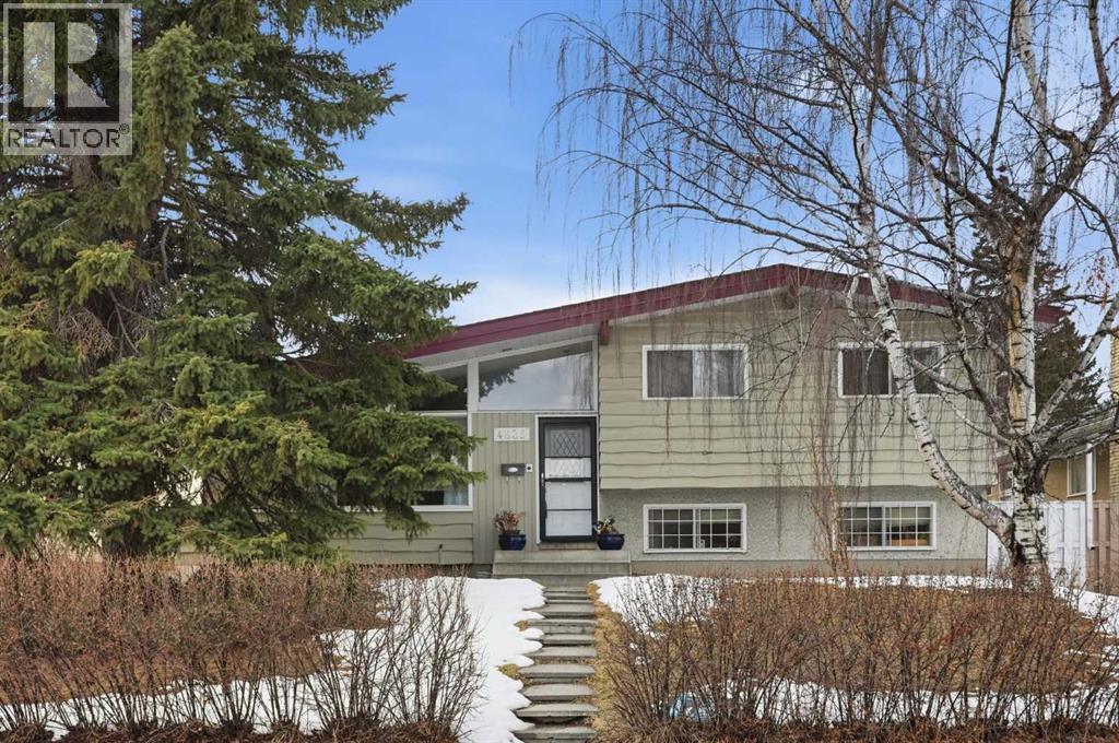 4539 Vandergrift Crescent NW