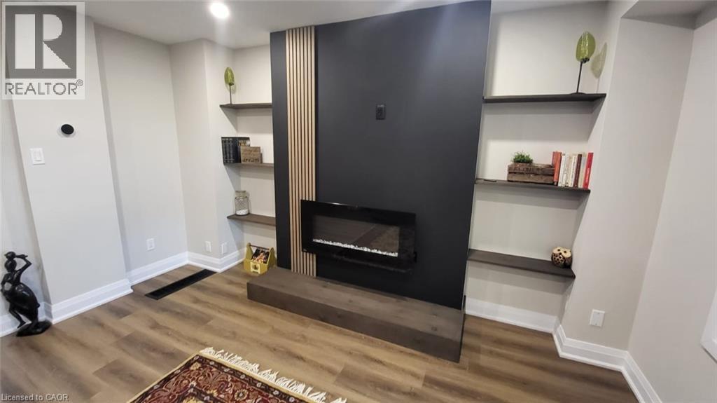 Row / Townhouse for Sale in 830 WESTLOCK Road Unit# 38A|Mississauga, Ontario L5C1K6 4