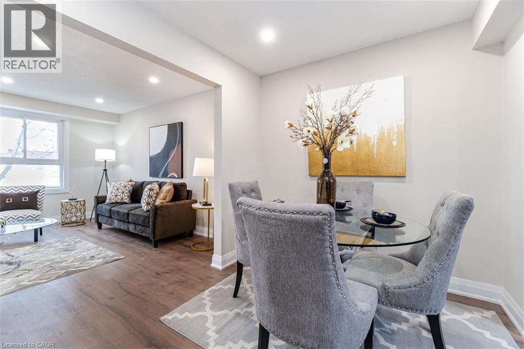 Row / Townhouse for Sale in 830 WESTLOCK Road Unit# 38A|Mississauga, Ontario L5C1K6 2