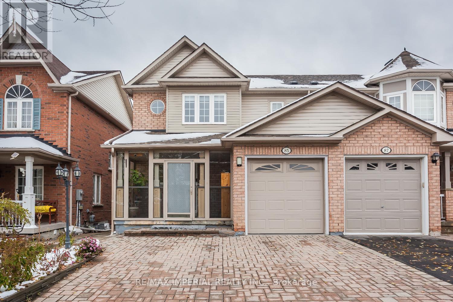 85 MAPLE RIDGE CRESCENT E