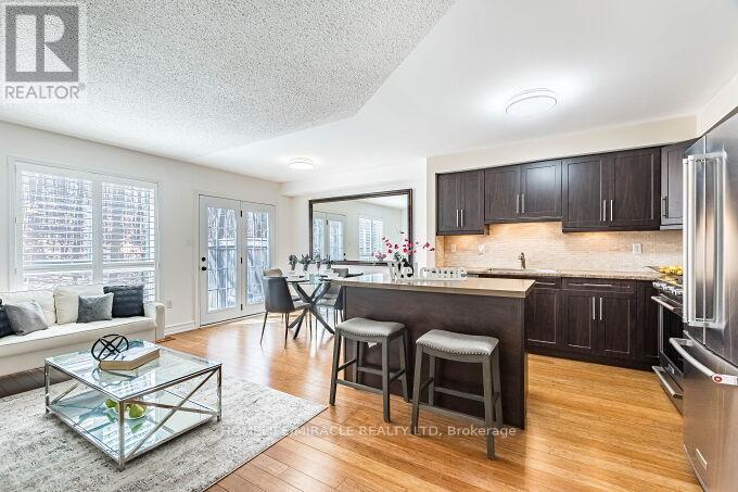 Row / Townhouse for Sale in 28 - 5530 GLEN ERIN DRIVE|Mississauga (Central Erin Mills), Ontario L5M6E8