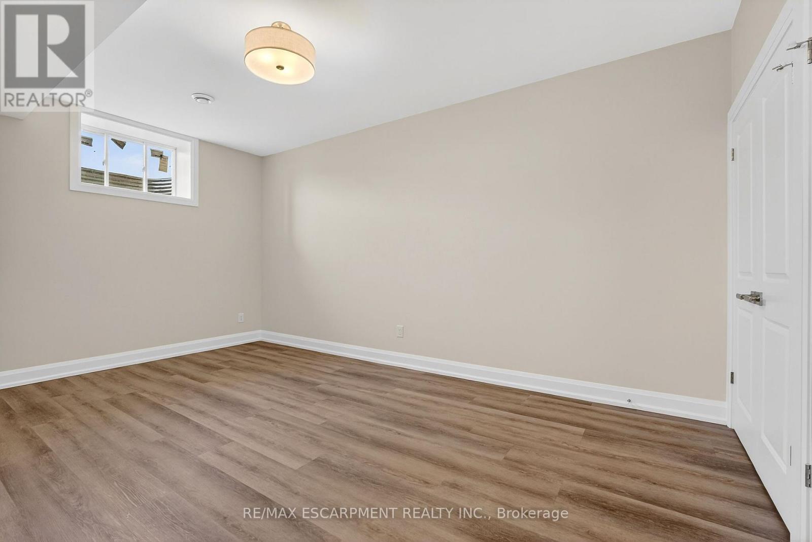 For sale: 6192 CURLIN CRESCENT, Niagara Falls (Forestview), Ontario ...