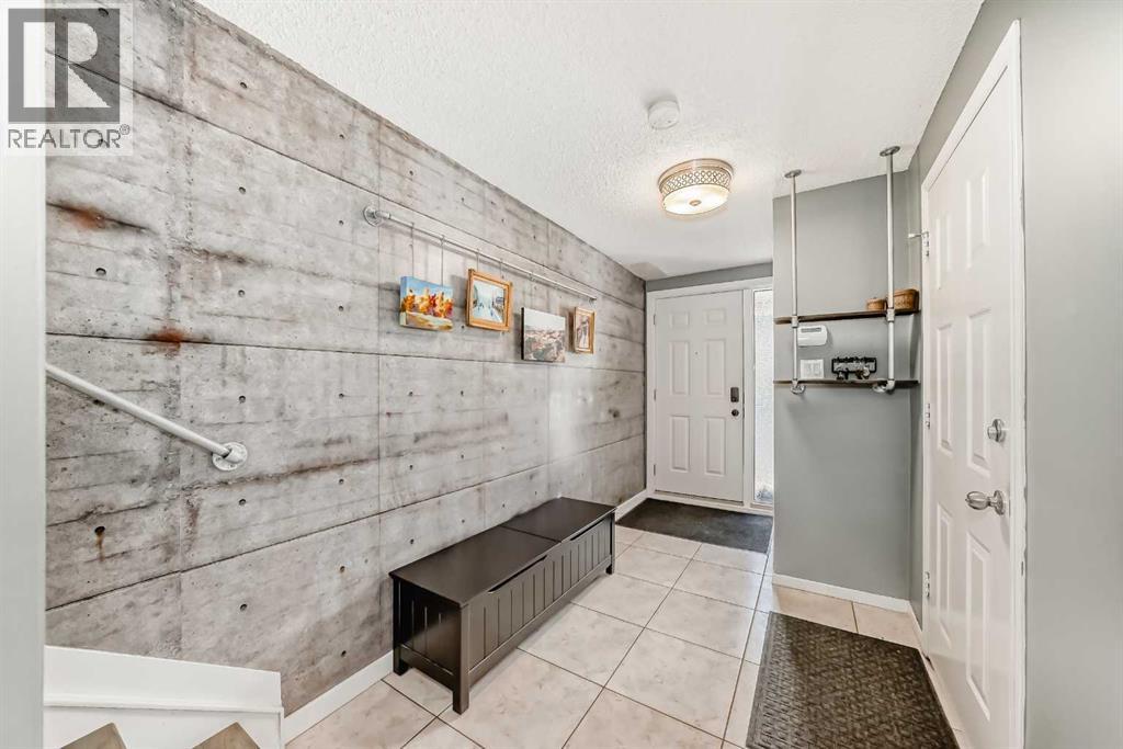 Row / Townhouse for Sale in 406, 3130 66 Avenue SW|Calgary, Alberta T3E5K8 3