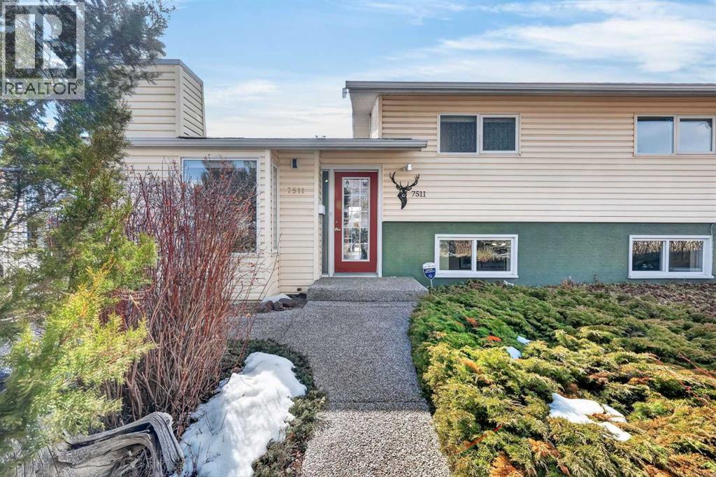 7511 5 Street SW