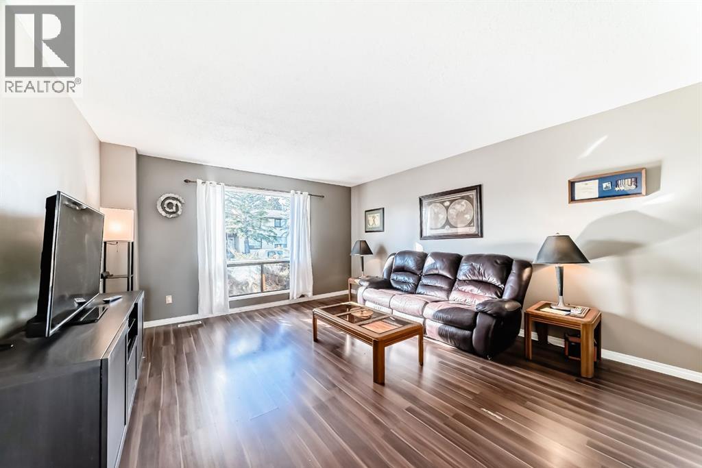 Duplex for Sale in 144 Silvergrove Road NW|Calgary, Alberta T3B4K1 4