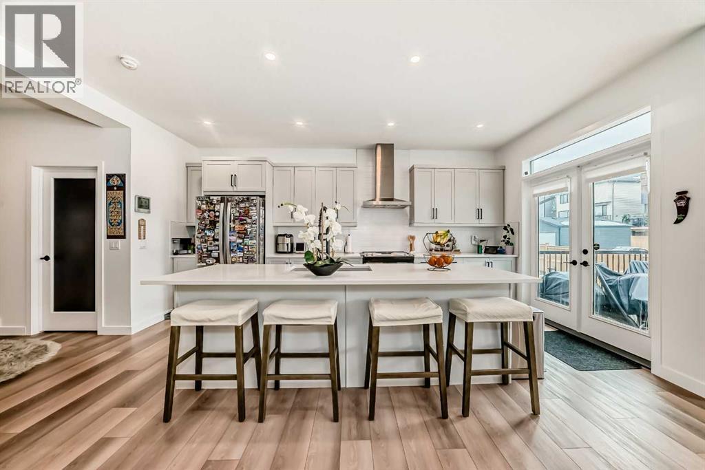 House for Sale in 385 Edith Road NW|Calgary, Alberta T3R1Y9 2