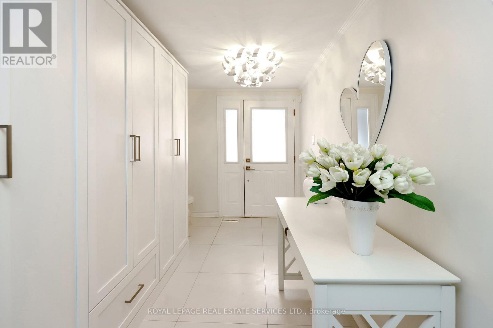 Row / Townhouse for Sale in 10 - 4230 FIELDGATE DRIVE|Mississauga (Rathwood), Ontario L4W2M5 3