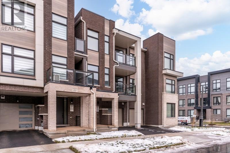 Row / Townhouse for Sale in 1309 ANTHONIA TRAIL|Oakville (JM Joshua Meadows), Ontario L6H7Z1 2