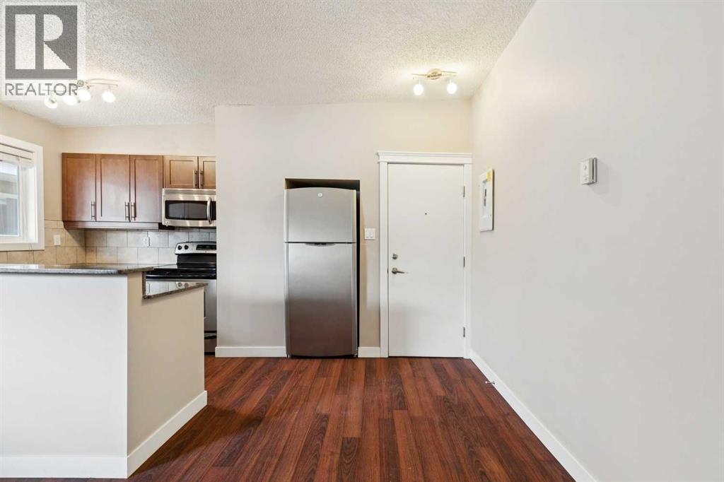 Apartment for Sale in 4, 605 67 Avenue SW|Calgary, Alberta T2V0M3 2