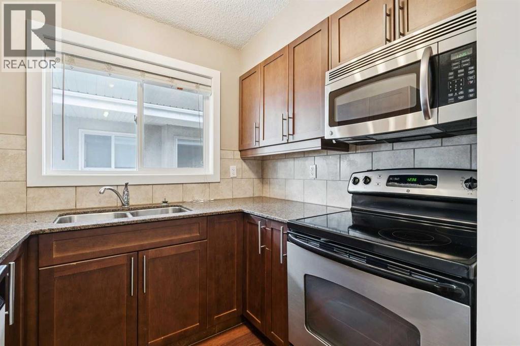 Apartment for Sale in 4, 605 67 Avenue SW|Calgary, Alberta T2V0M3 5