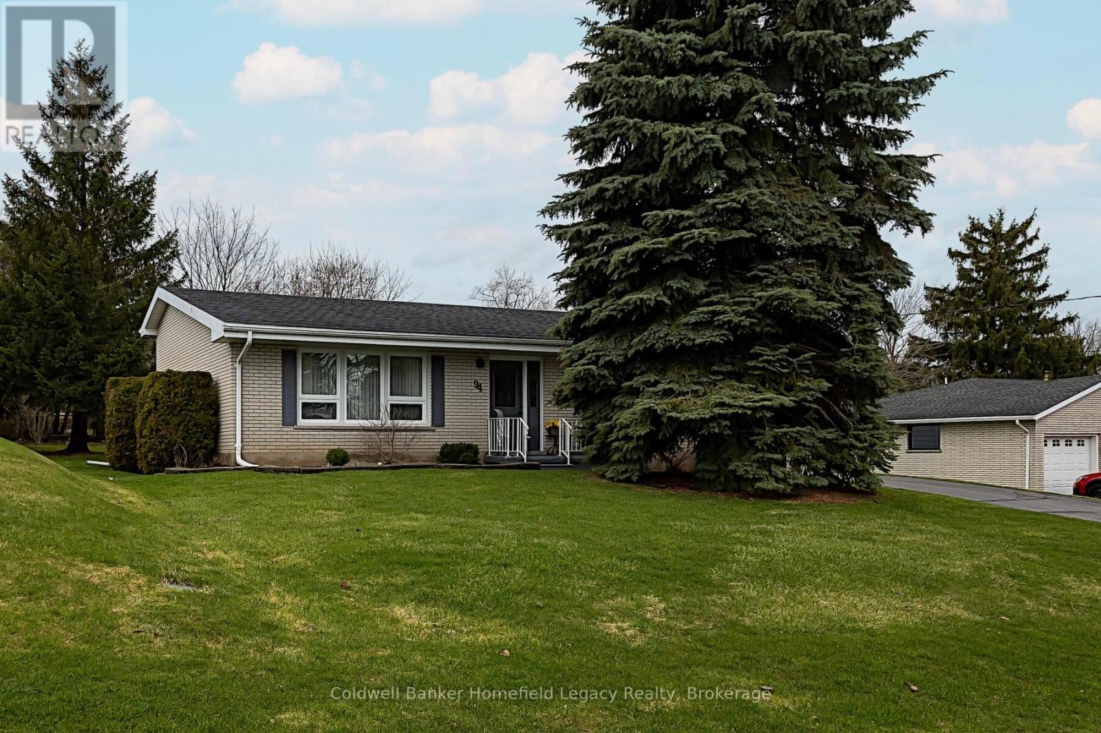 For sale: 94 WILLIAM STREET N, St. Marys, Ontario N4X1B8