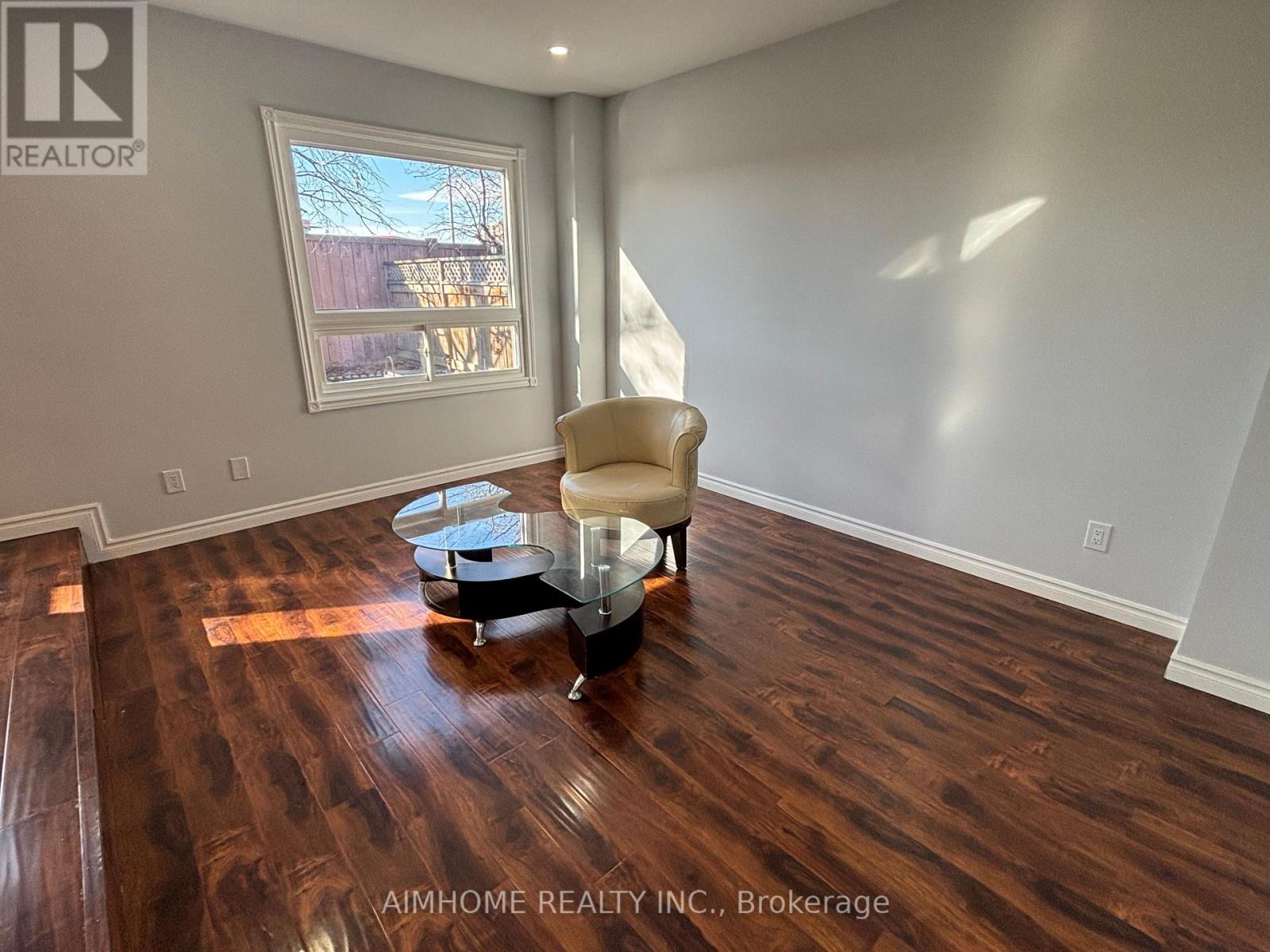 Row / Townhouse for Sale in 23 - 4635 REGENTS TERRACE|Mississauga (Hurontario), Ontario L5R1X2 5