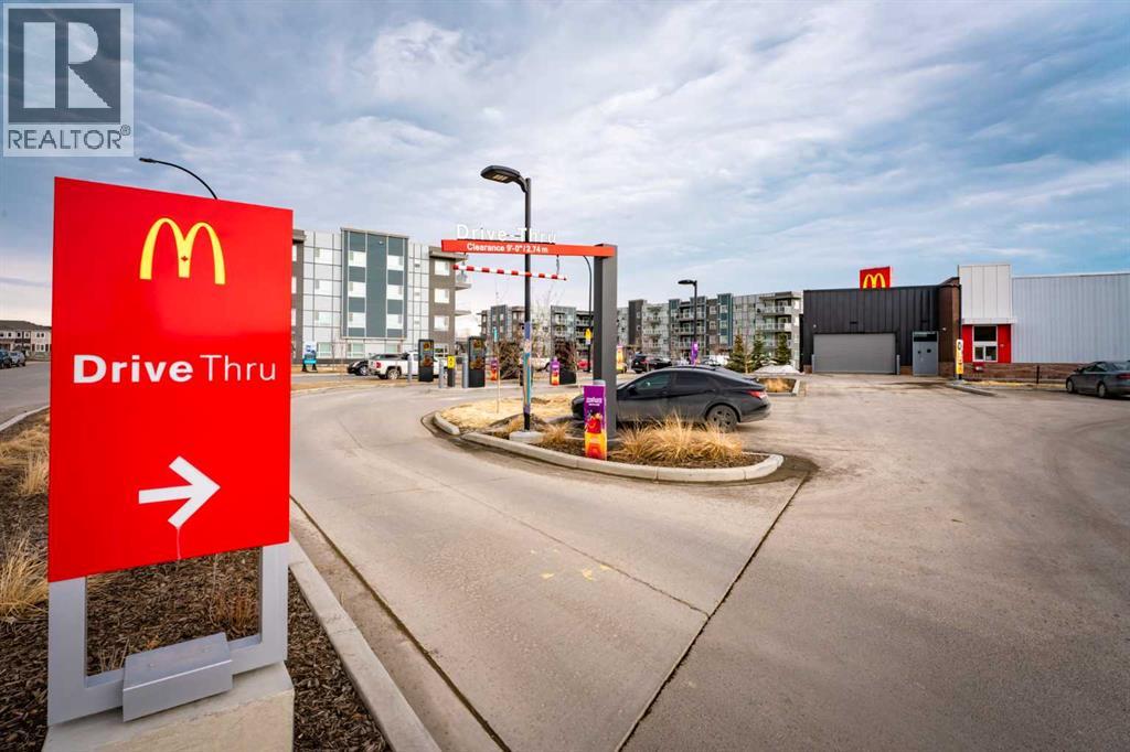 215, 40 Carrington Plaza N