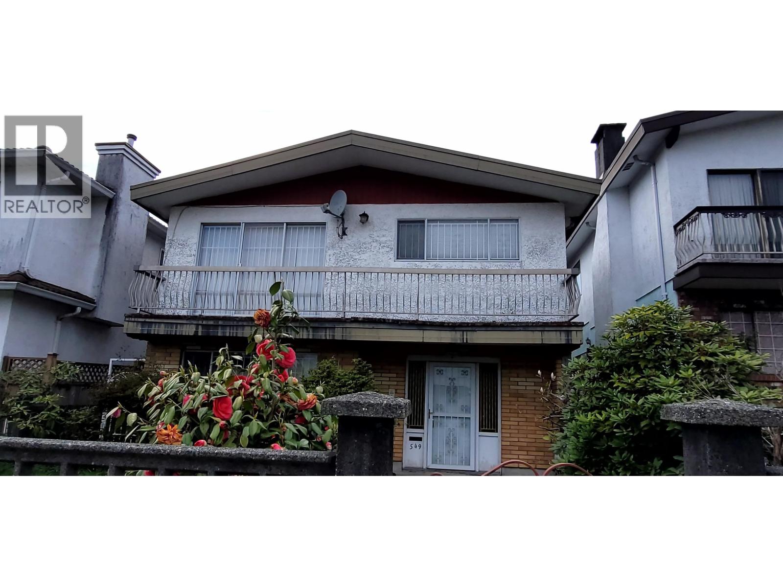 549 RENFREW STREET|Vancouver, British Columbia V5K4B2