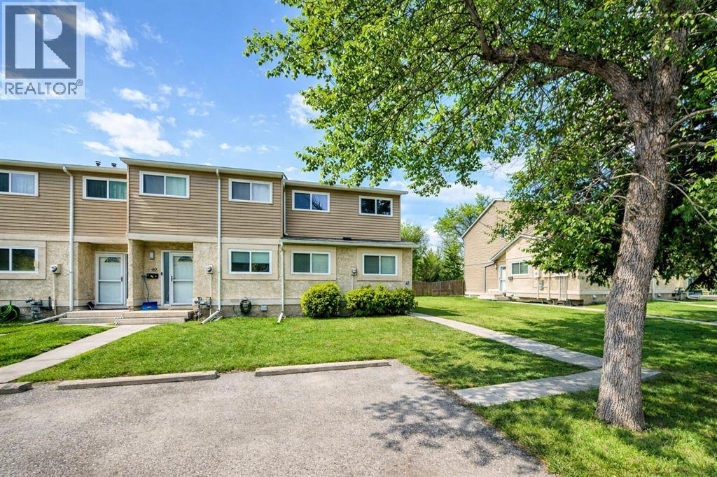 Row / Townhouse for Sale in 41, 5520 1 Avenue SE|Calgary, Alberta T2A5Z7 4
