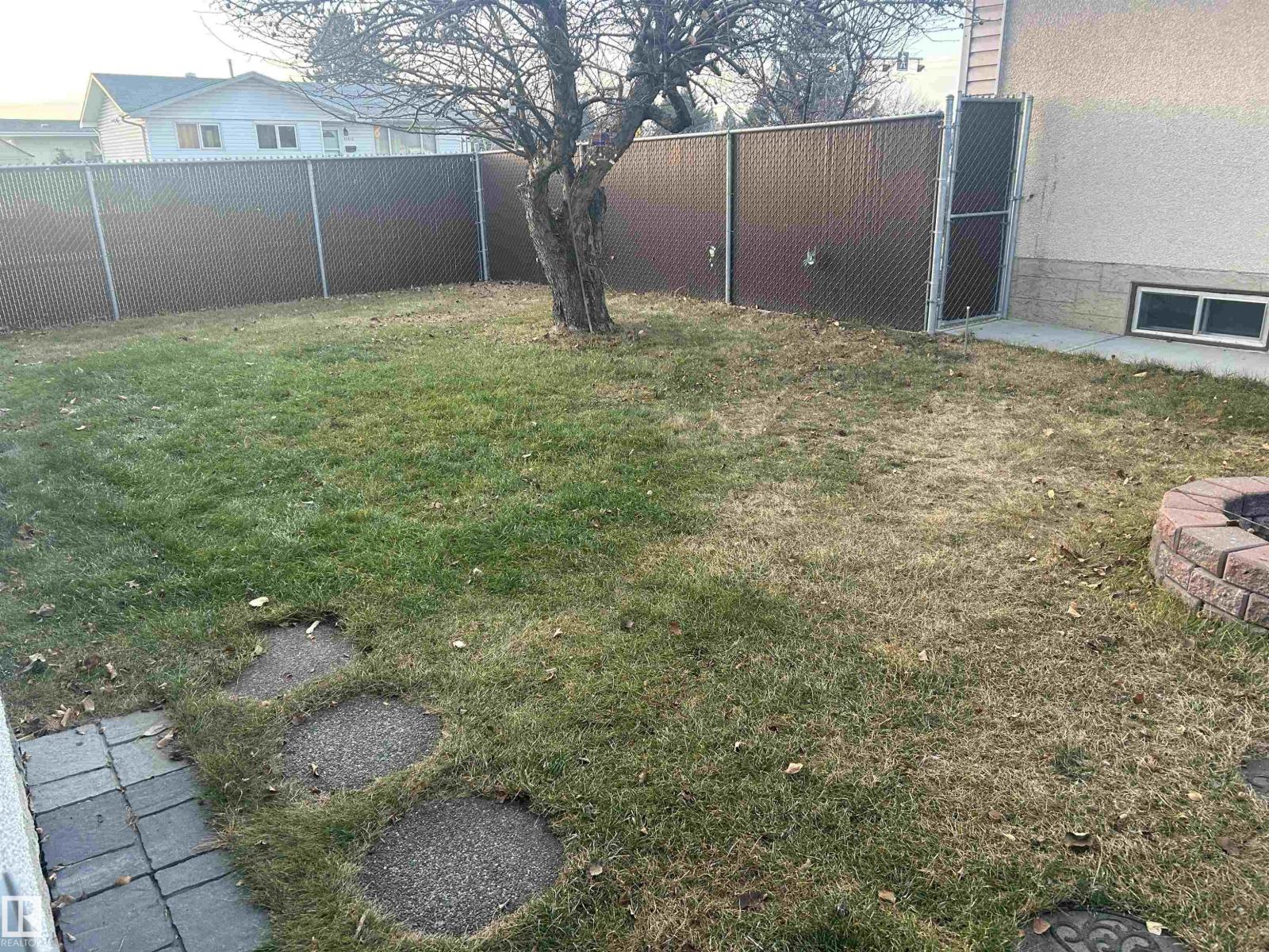 Detached double garage — 14911 77 St NW Kilkenny