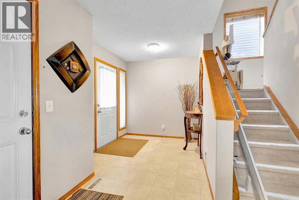 House for Sale in 132 Saddletree Close NE|Calgary, Alberta T3J5J1 4