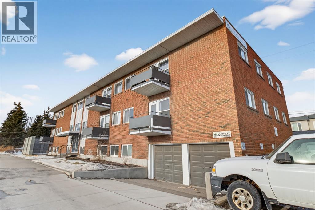 Apartment for Sale in 6, 2020 16 Avenue NW|Calgary, Alberta T2m0m1 5