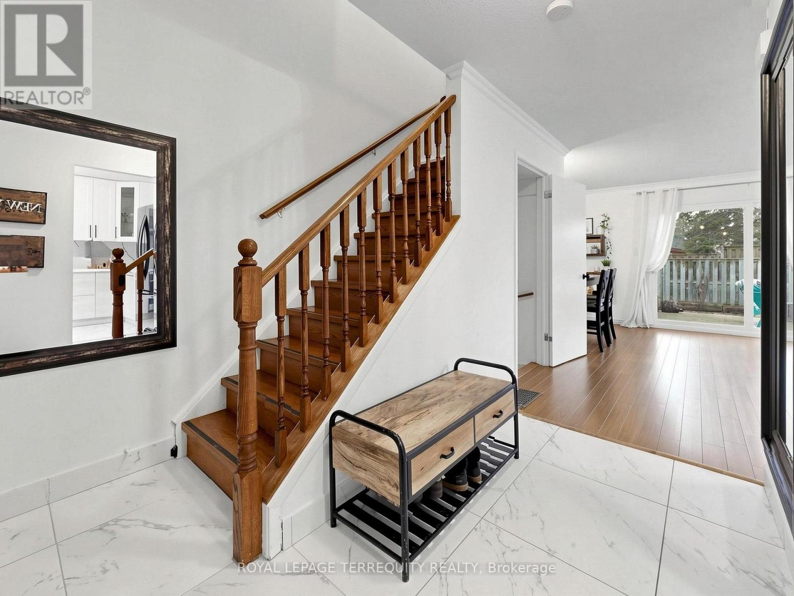 Row / Townhouse for Sale in 49 - 6730 FALCONER DRIVE|Mississauga (Streetsville), Ontario L5N1L5 3