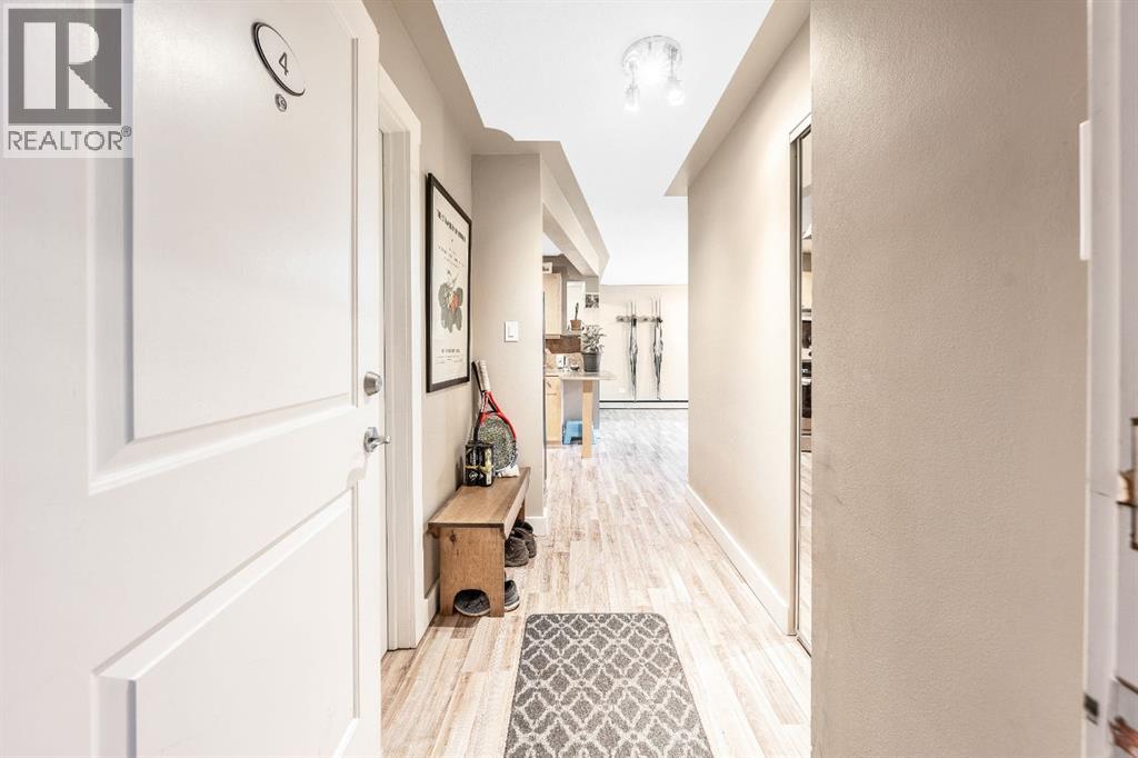 Apartment for Sale in 4, 310 22 Avenue SW|Calgary, Alberta T2S0H4 2