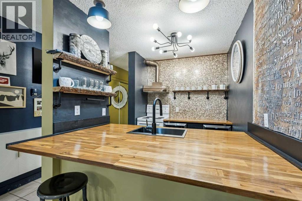 Apartment for Sale in 203, 431 1 Avenue NE|Calgary, Alberta T2E0B3 2