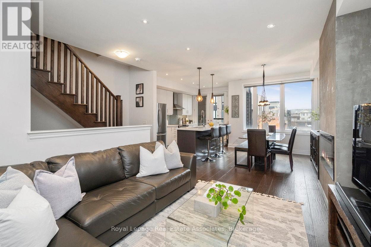 Row / Townhouse for Sale in 3076 CASCADE COMMON|Oakville (JM Joshua Meadows), Ontario L6H0R7 5