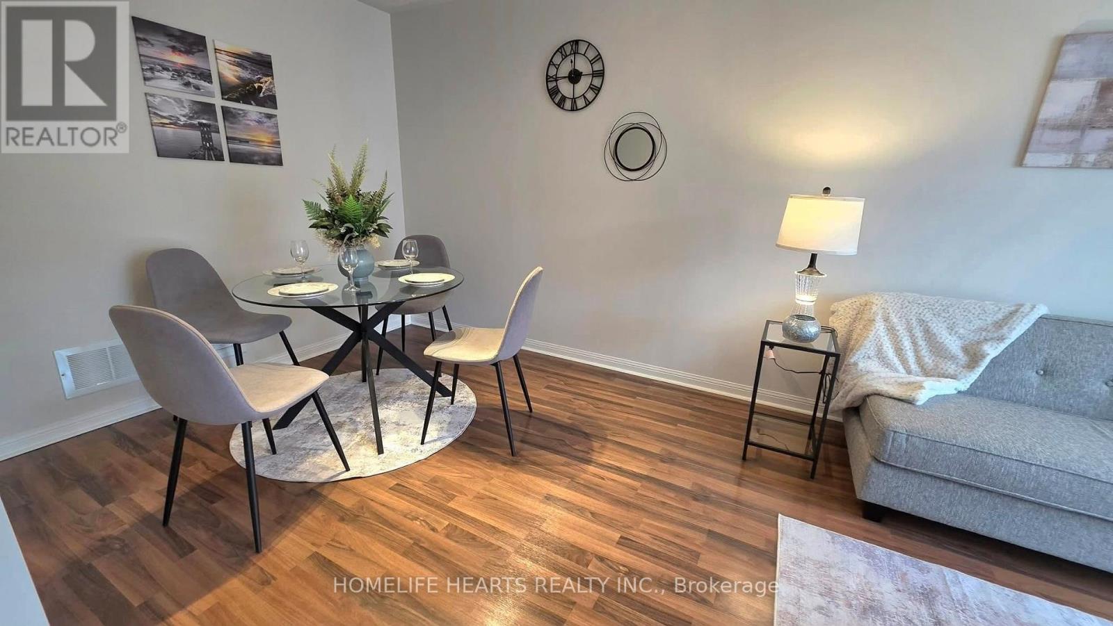 Row / Townhouse for Sale in 156 - 5980 WHITEHORN AVENUE|Mississauga (East Credit), Ontario L5V2Y3 5