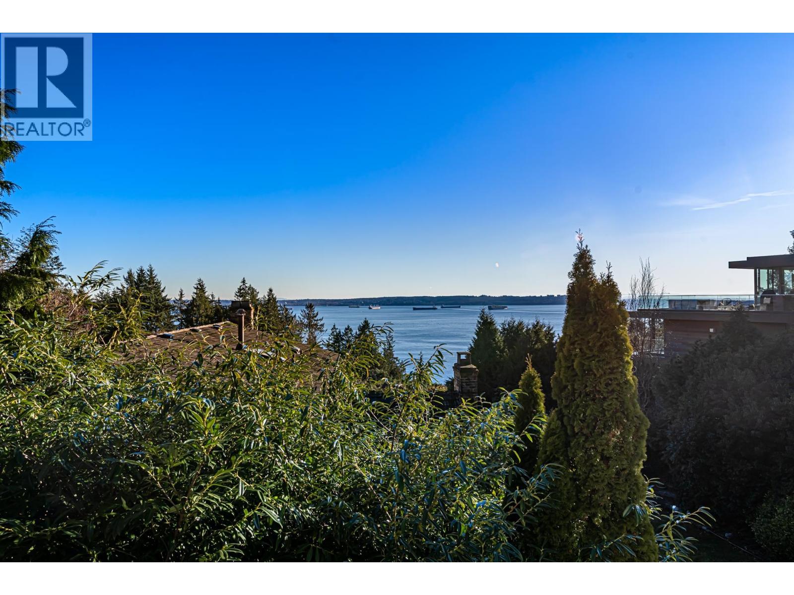 For sale: 4032 RIPPLE ROAD, West Vancouver, British Columbia V7V3K9 ...